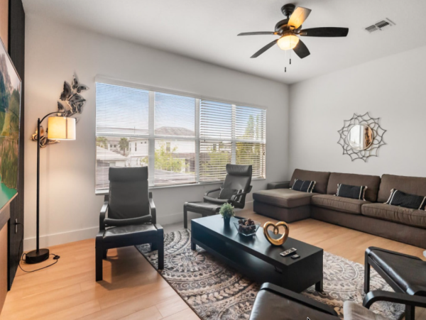 Luxury Vacation Home in Kissimmee 6-Bedroom Home with Private Pool & Great Amenities